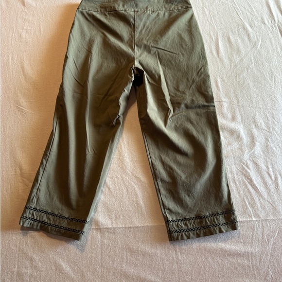 Allison Daily Women Size 14 Olive Green Cropped Pants with Black Trim - Picture 6 of 7